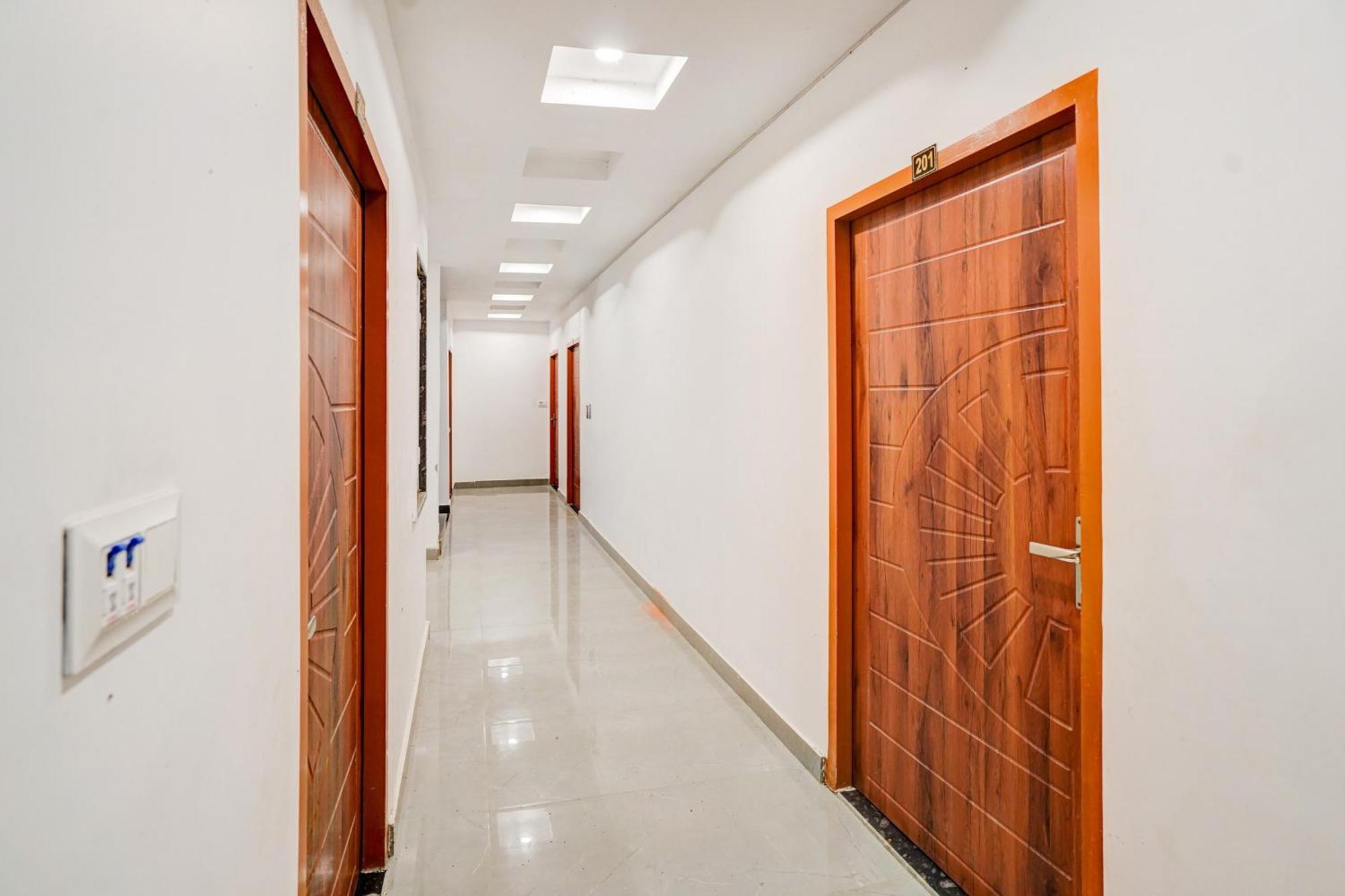 Super Hotel O Sunrakh Road Vrindavan Formerly Ganga Residency Exterior photo